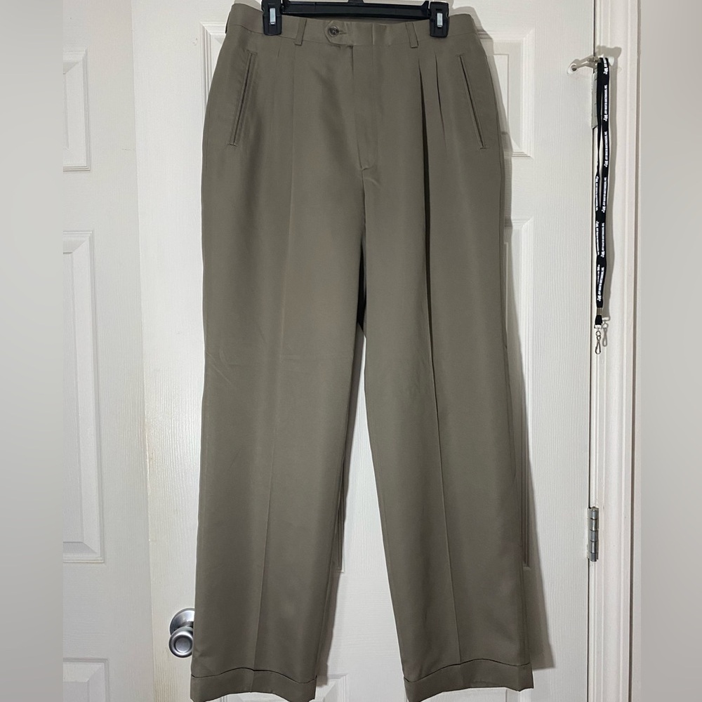 New Haggar Men’s Dress Pants